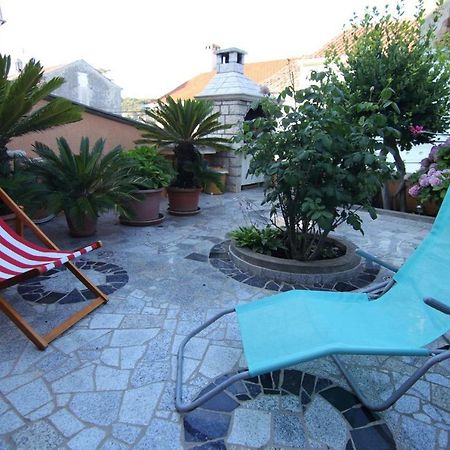 App With A Lovely Patio Mali Lošinj Buitenkant foto